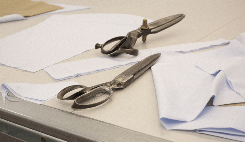 TAH Modern Fit White Dress Shirt 15 x 32 — Single Yoke with Light Blue Sleeve Lining